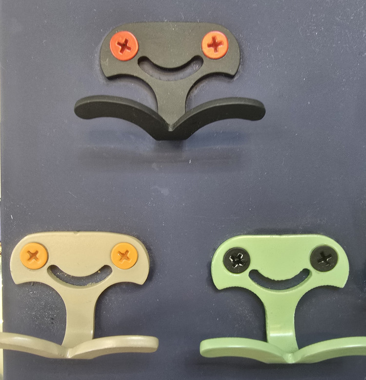 قلاب آویز لباس مشکی مدل A900